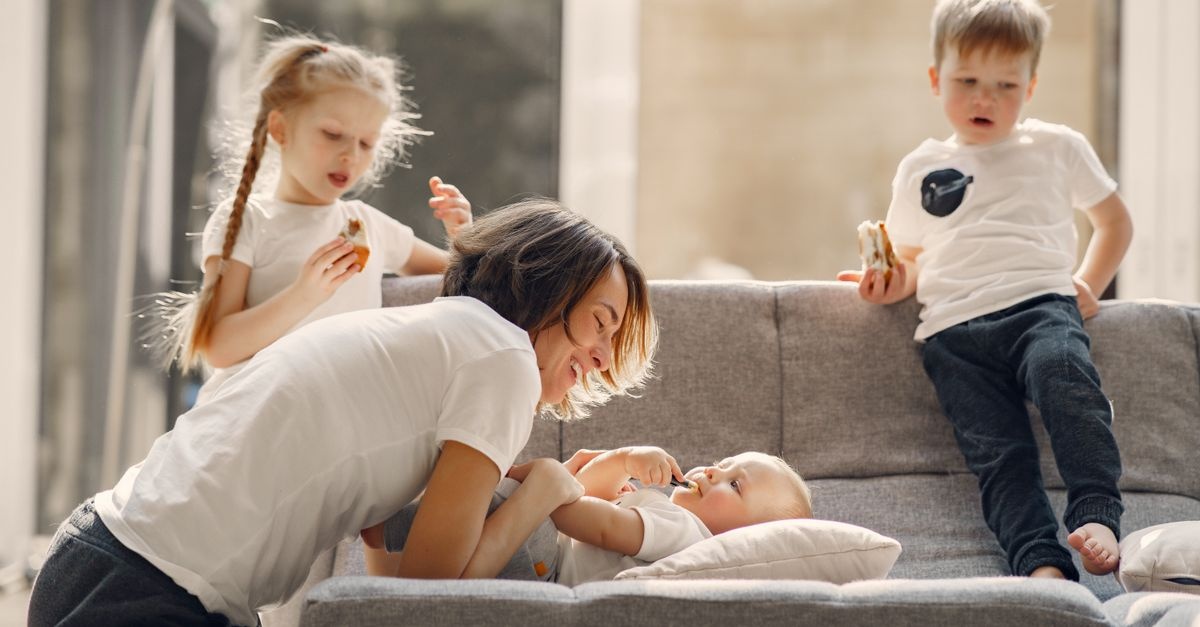Maison bien gérée, enfants épanouis : astuces simples pour un quotidien qui roule
