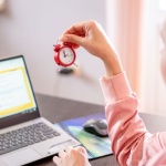 Maîtriser son temps au féminin : astuces simples pour reprendre le contrôle de ses journées