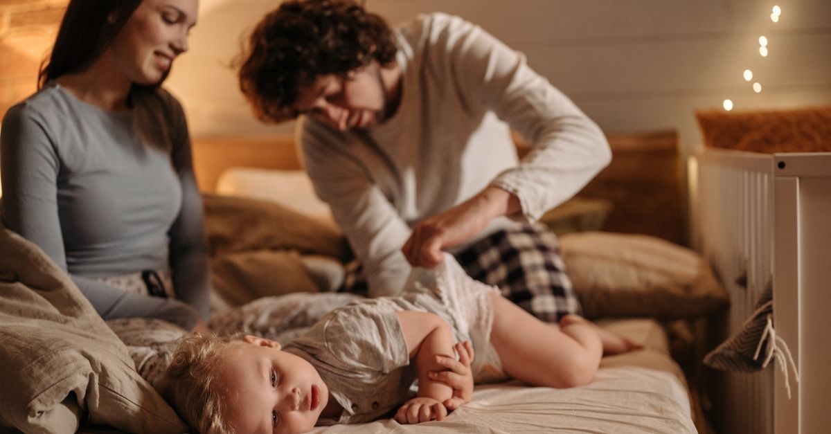 Propreté nocturne : astuces douces et efficaces pour des nuits sereines