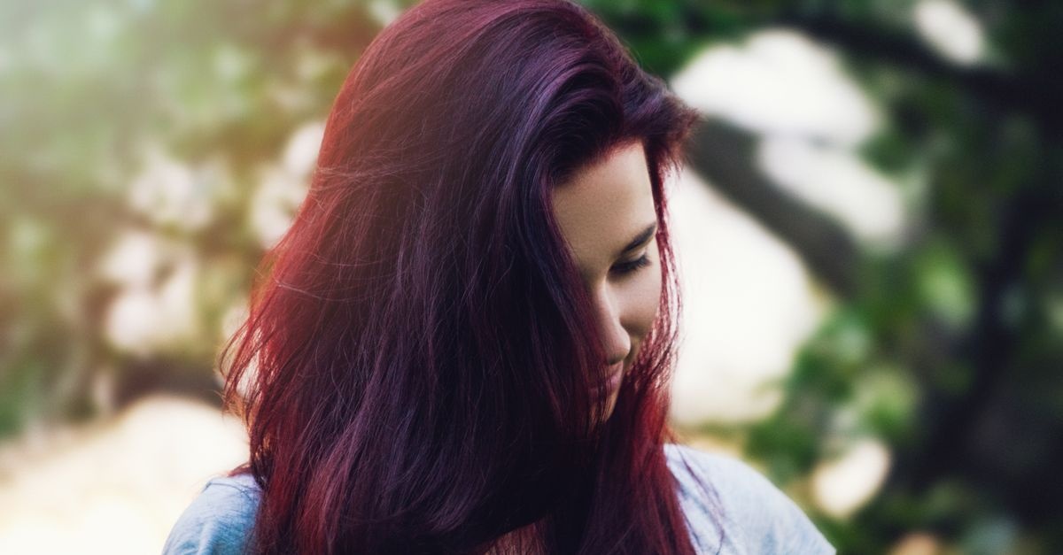 La couleur qui dure : astuces et secrets pour une chevelure éclatante semaine après semaine