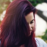 La couleur qui dure : astuces et secrets pour une chevelure éclatante semaine après semaine
