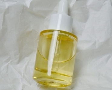 Huile de jojoba : le secret d’un visage éclatant et équilibré au naturel