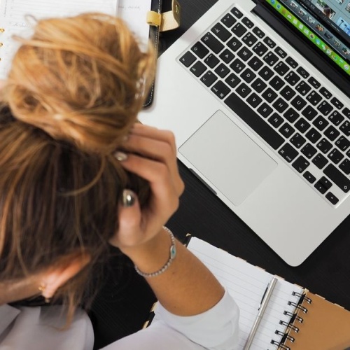 Reprendre le travail sans stress : 7 clés pour apaiser l’anxiété du retour