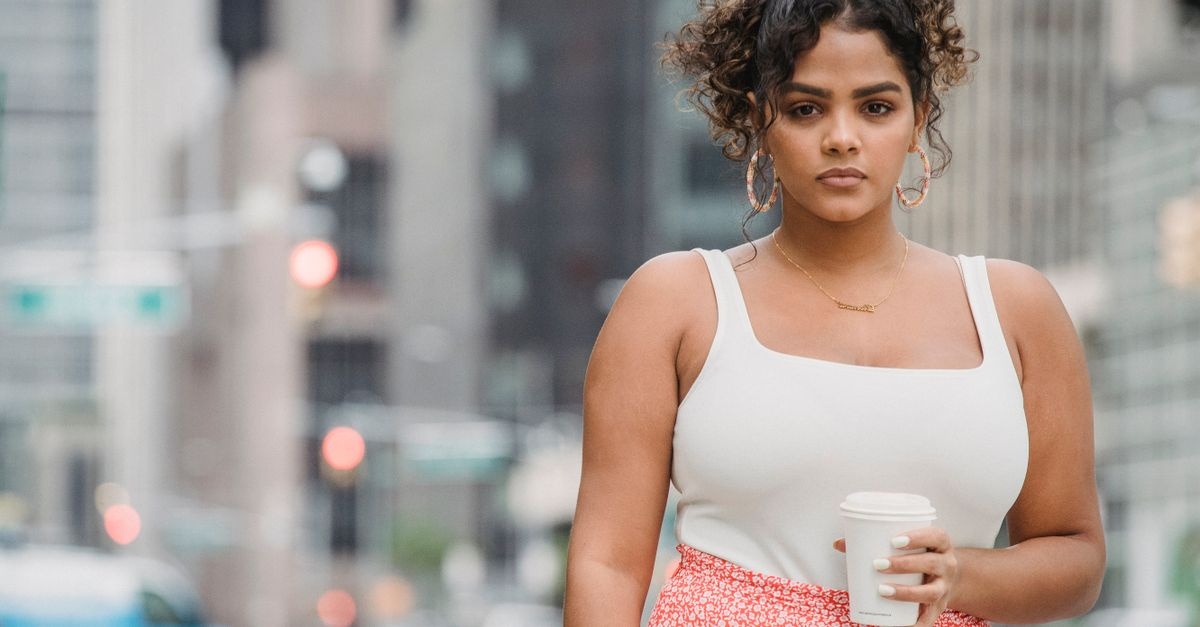 Style curvy au féminin : 10 looks tendance pour sublimer vos courbes avec confiance