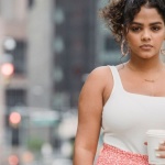Style curvy au féminin : 10 looks tendance pour sublimer vos courbes avec confiance