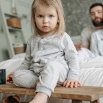 Se disputer en couple devant les enfants : erreurs à éviter et solutions pour apaiser la maison