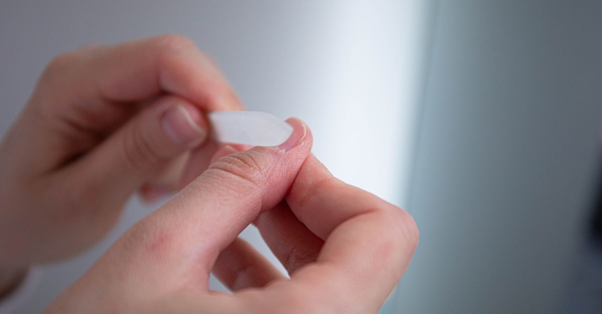Ongles ternes : 7 astuces simples pour leur redonner éclat et force