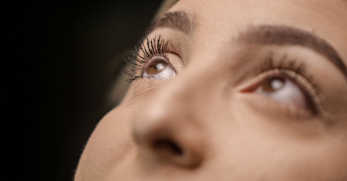 Révélez des cils naturellement plus longs : astuces simples et efficaces au quotidien